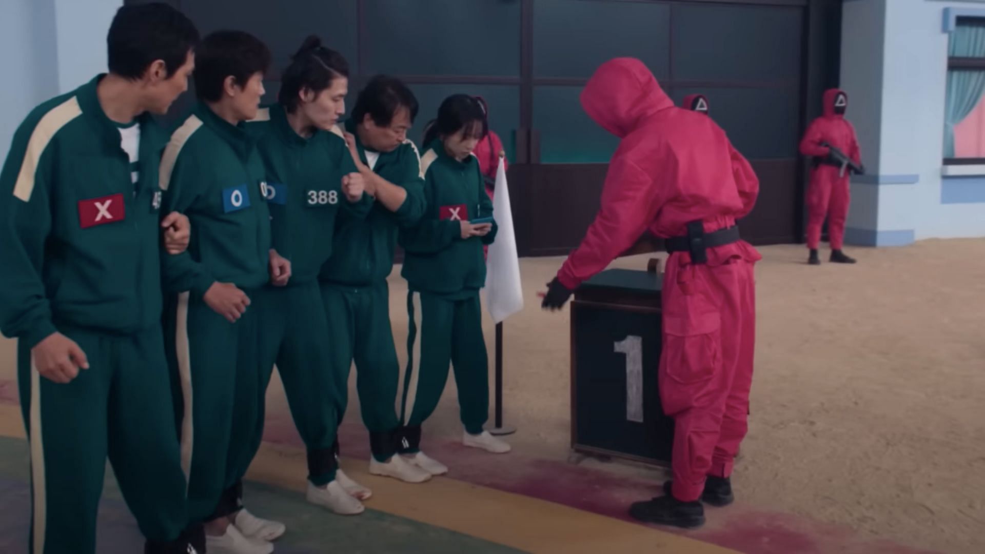 Gi-hun's team in the six-legged pentathlon (Image via YouTube/Netflix K-Content)